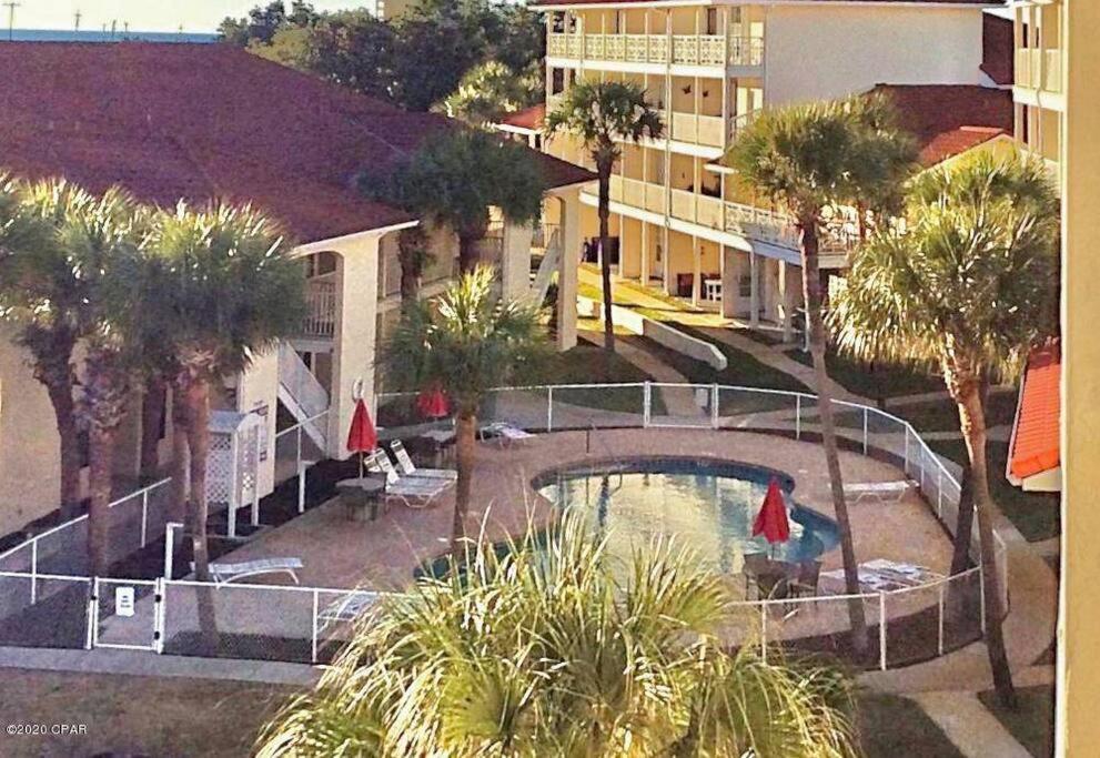 Gulf Views From Your 2 Private Balconies! Apartment