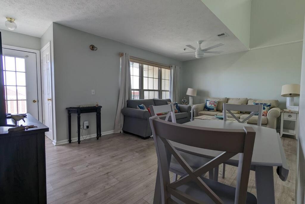 Gulf Views From Your 2 Private Balconies! Apartment Panama City Beach